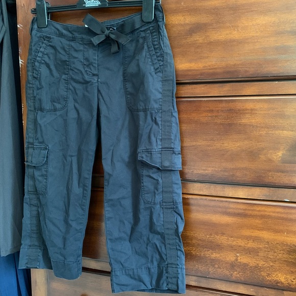 WHITE HOUSE BLACK MARKET - Cargo Capris - Picture 7 of 11